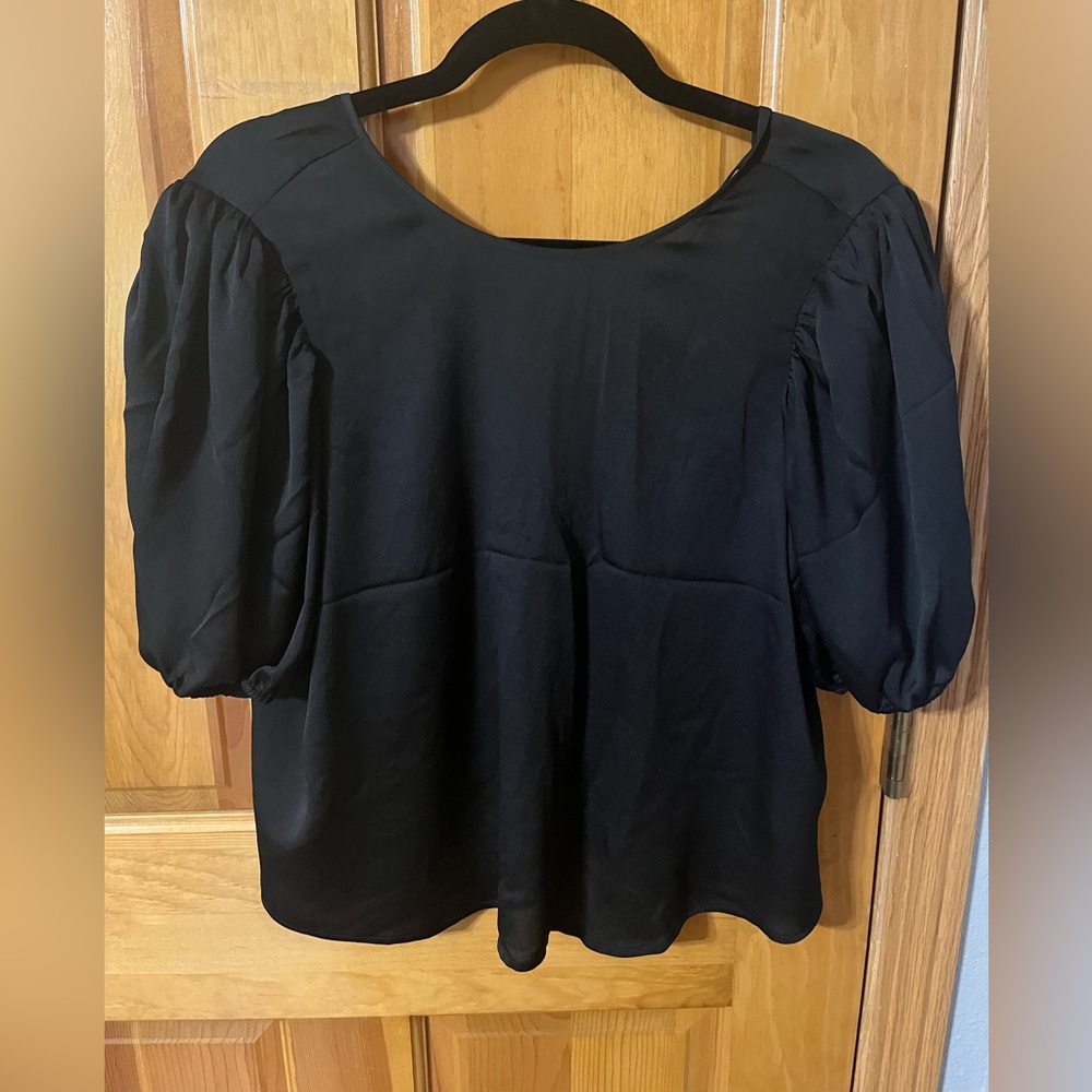 Women’s Black Express Scope Back Top